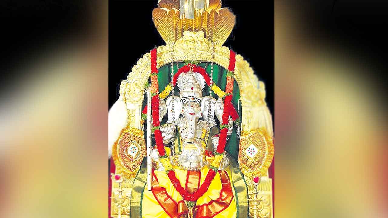 వేదమాత కొలిచిన తొలి దైవం