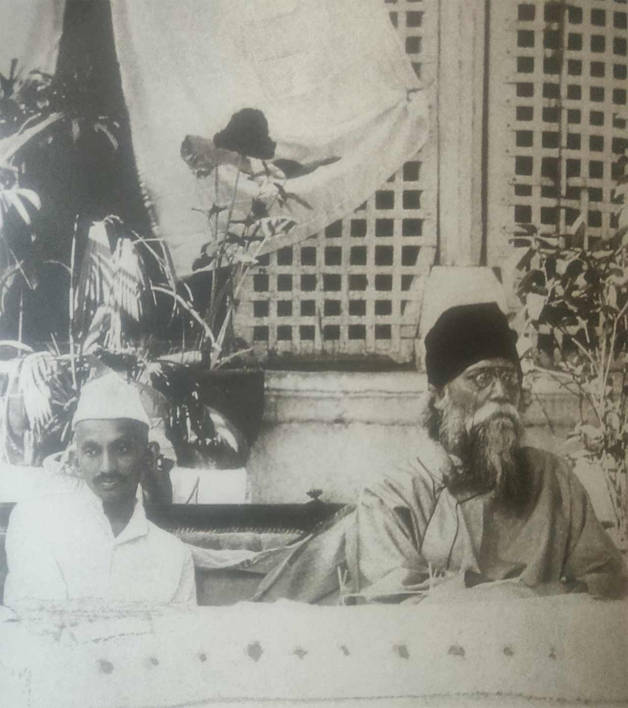 Gandhi10