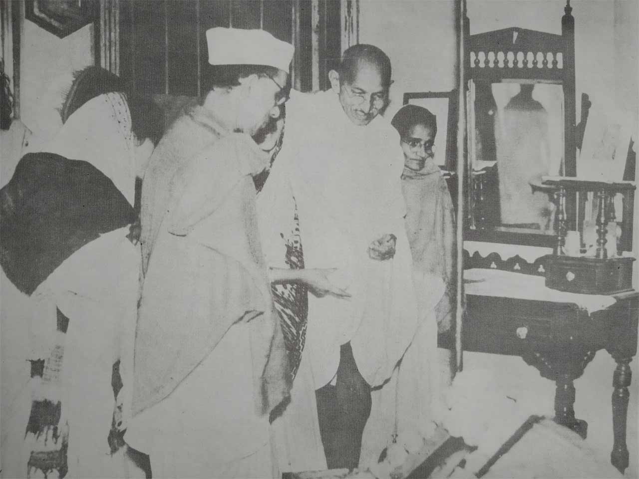 Gandhi3