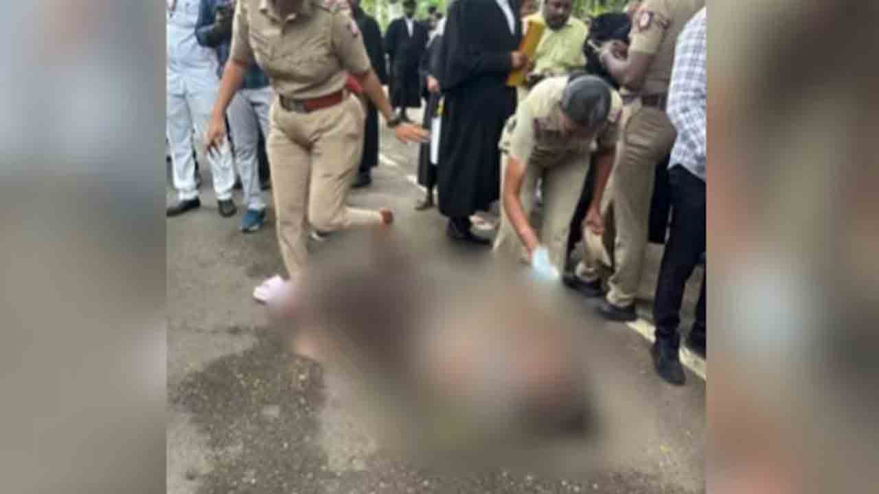 Girl jumps from Court Building | కస్టడీ విధించడంతో.. కోర్టు బిల్డింగ్‌ పైనుంచి   దూకిన బాలిక