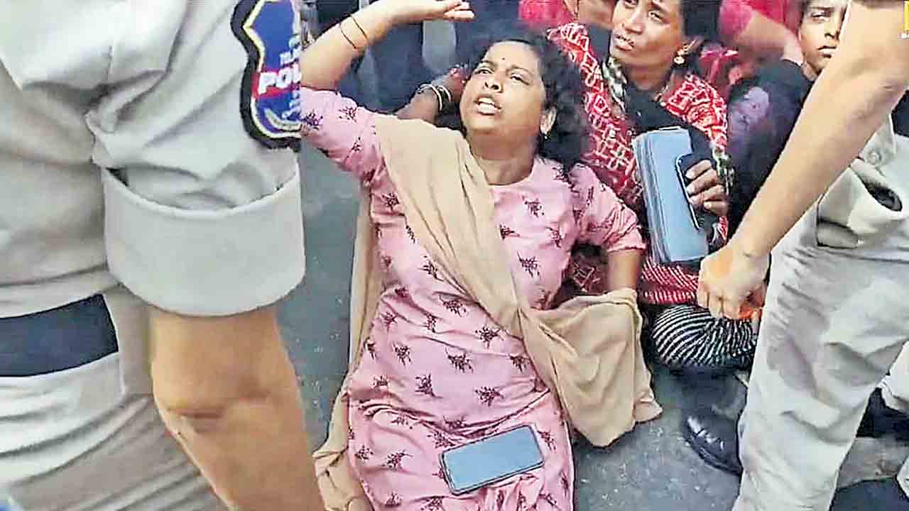 మాకు న్యాయం కావాలి..నిందితుడిని ఎన్కౌంటర్ చేయాలి..!