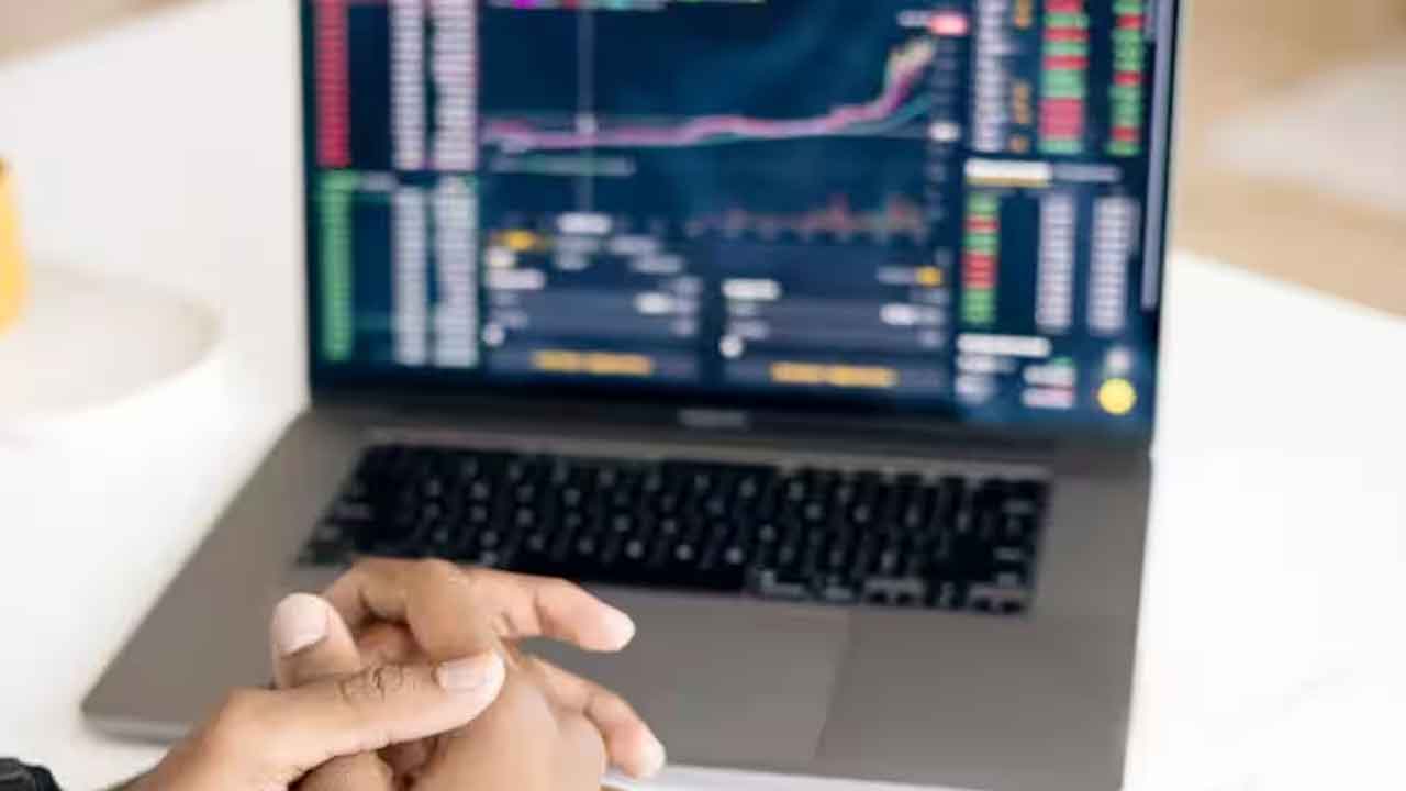 నిధుల వేటలో జీఎమ్మార్‌