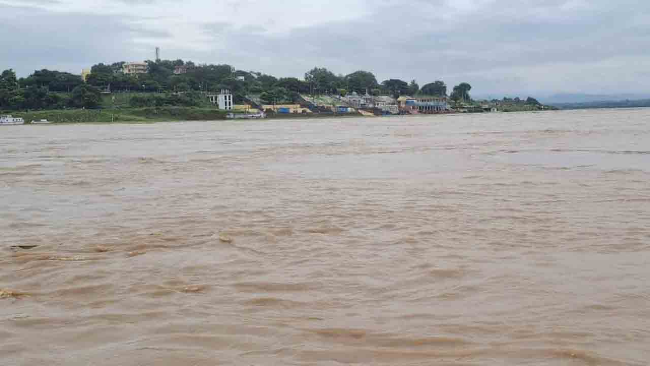 Bhadrachalam | భద్రాచలం వద్ద 50 అడుగులకు చేరిన గోదావరి.. కొనసాగుతున్న రెండో ప్రమాద హెచ్చరిక