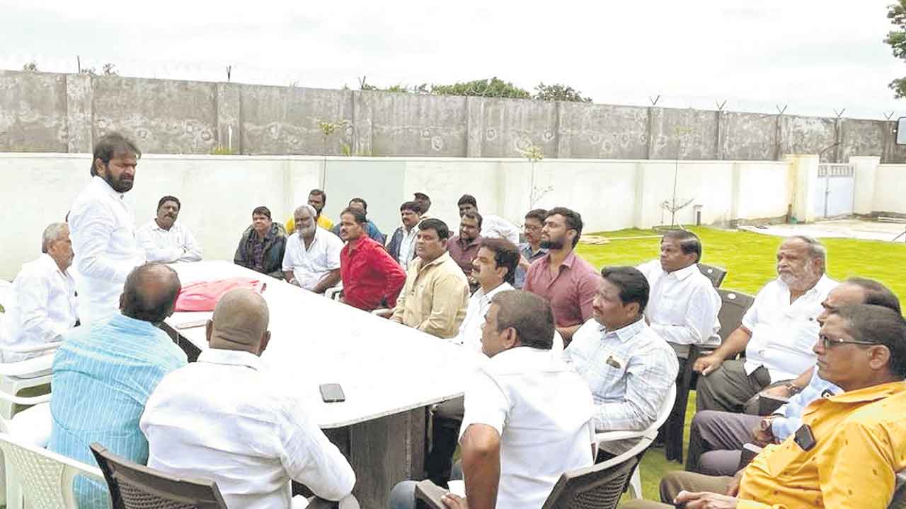 ట్యాంక్బండ్పై పాపన్న విగ్రహం ఏర్పాటు చేయాలి