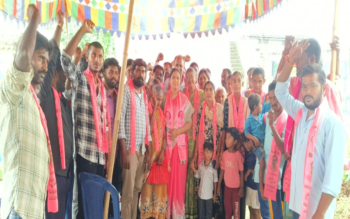 Yellandu : కాంగ్రెస్‌ను వ్య‌తిరేకిస్తూ బీఆర్ఎస్‌లోకి