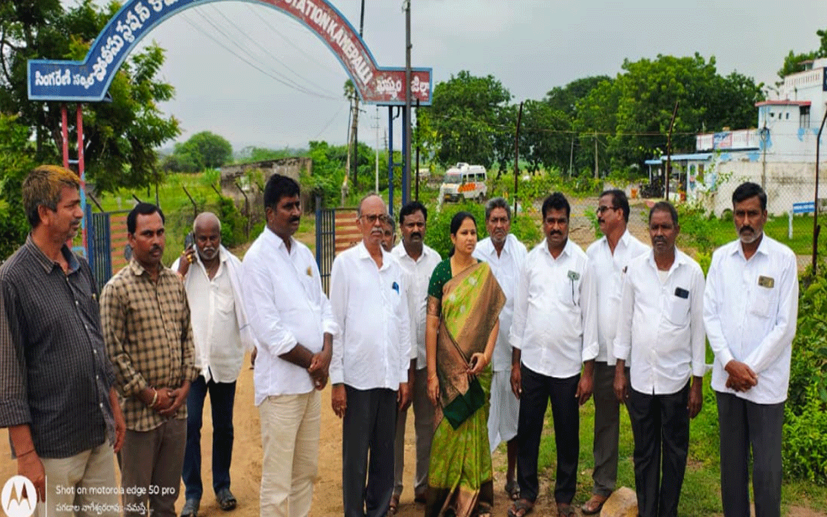 Karepalli : రాష్ట్రంలో రాజ్యమేలుతున్న‌ రౌడీ రాజకీయం : మాజీ ఎమ్మెల్యే హరిప్రియ నాయ‌క్‌