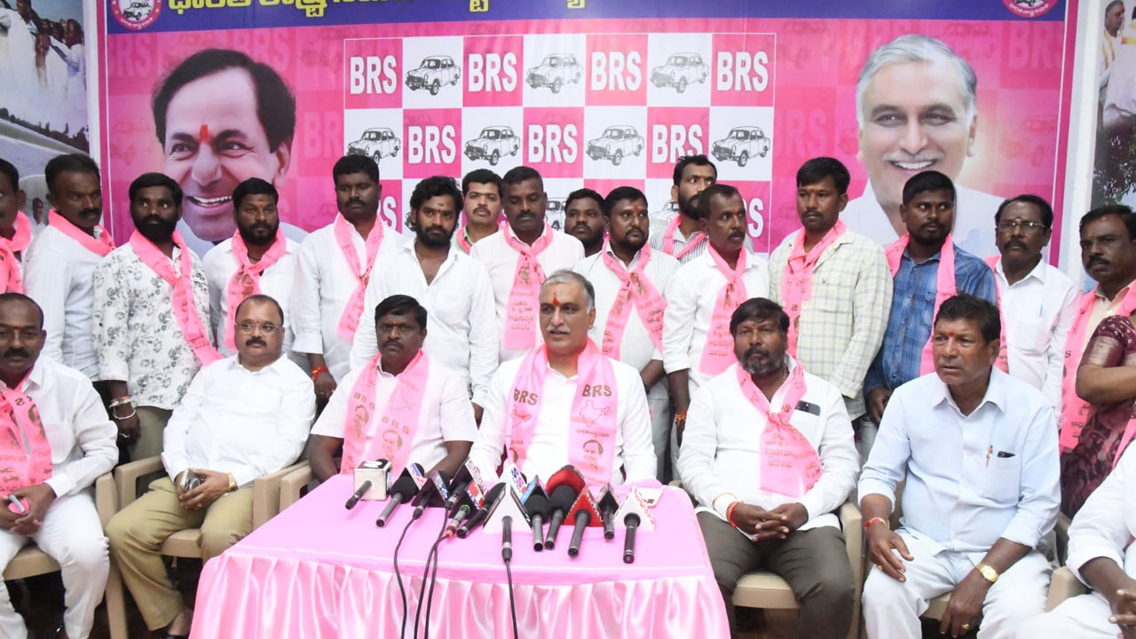 Harish Rao | సీఎం రేవంత్‌కు అందాల పోటీ మీద ఉన్న శ్ర‌ద్ధ‌.. యూరియా మీద లేదాయె : హ‌రీశ్‌రావు