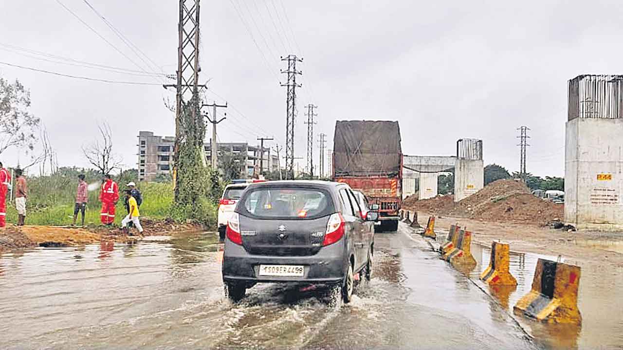 జాతీయ రహదారి జలమయం