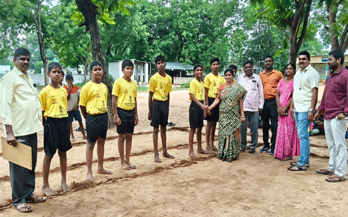 Kattangur : విద్యార్థులు చదువుతో పాటు క్రీడల్లోనూ రాణించాలి : హెచ్ఎం కందాల రమ