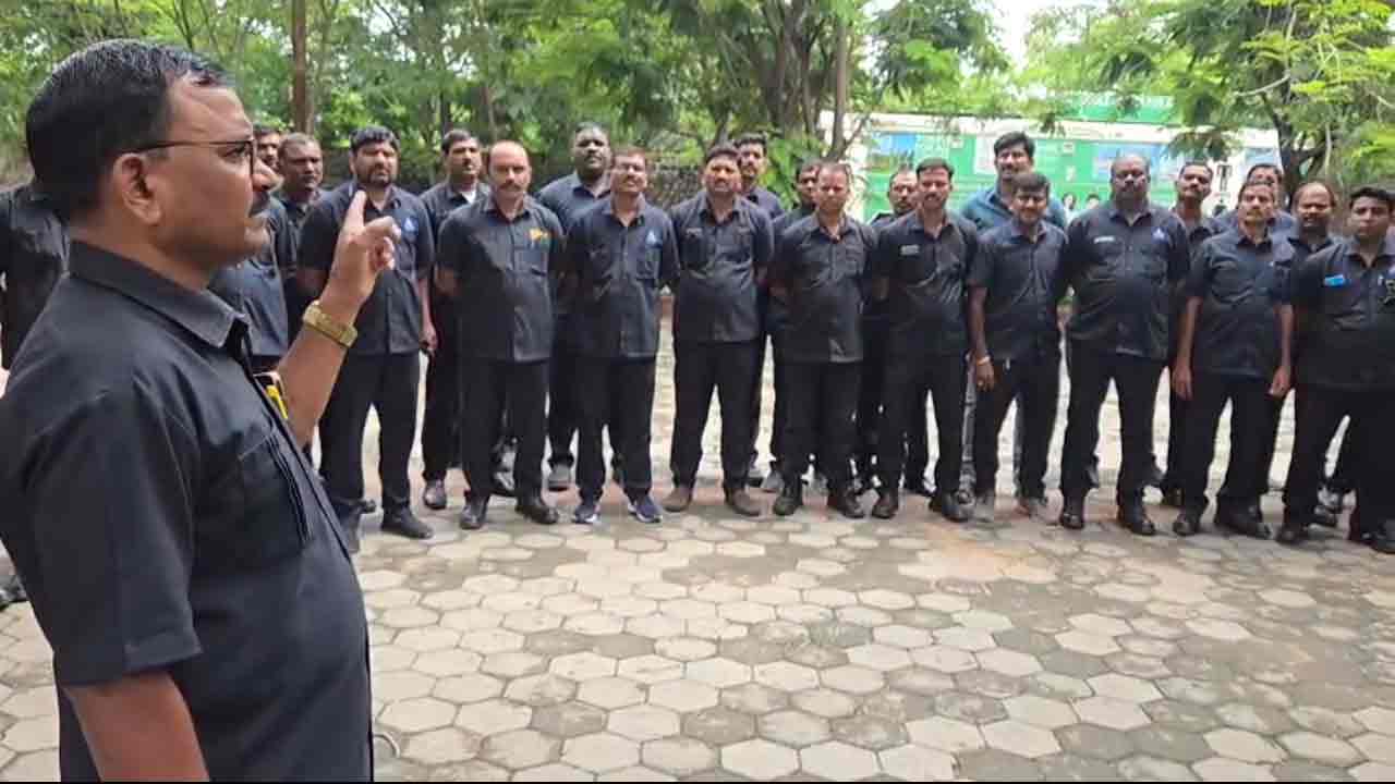 HYDRAA | విధులు బ‌హిష్క‌రించిన ‘హైడ్రా’ మార్ష‌ల్స్.. నిలిచిపోయిన ఎమ‌ర్జెన్సీ సేవ‌లు