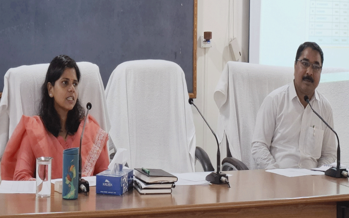 Ramagiri : ఎఫ్ఎల్ఎన్ అమలులో ఎంఈఓలు, స్కూల్ కాంప్లెక్స్ హెచ్ఎంలదే కీలక పాత్ర : కలెక్టర్ ఇలా త్రిపాఠి