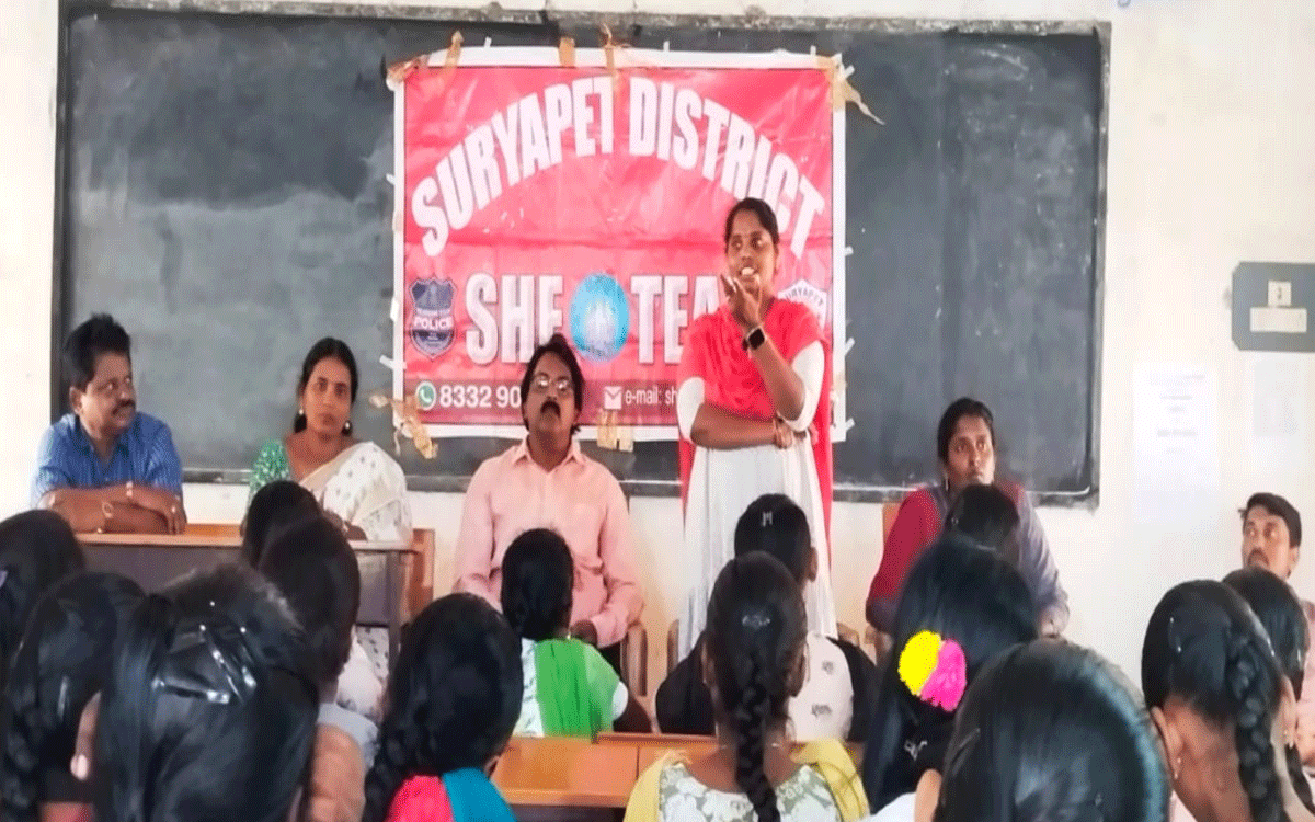 Kodada : పోకిరి చేష్టలకు పాల్పడితే చట్టపర చర్యలు : ఎం.క‌విత‌