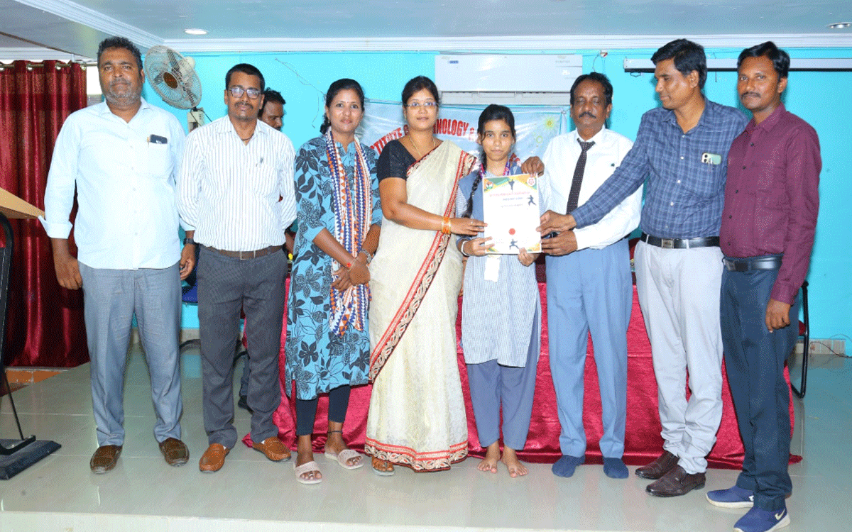Kodada : గ్రామీణ విద్యార్థులకు సాంకేతిక విద్య అందించడమే ‘కిట్స్’ లక్ష్యం : ప్రిన్సిపాల్ గాంధీ