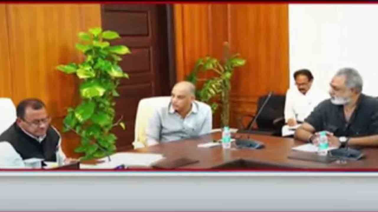 komatireddy venkat reddy | మంత్రి కోమటిరెడ్డి వెంకట్‌రెడ్డితో దిల్‌ రాజు భేటీ