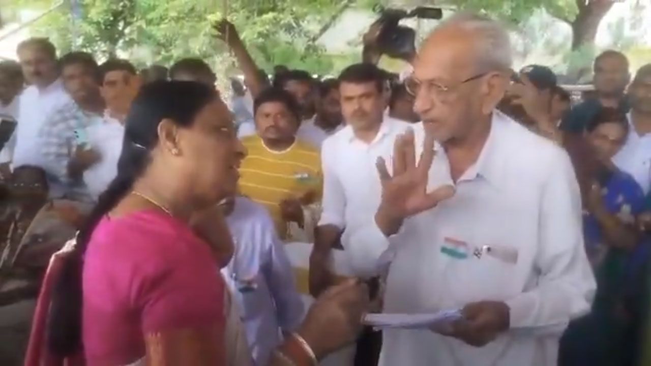Konda Surekha | పోరాటాలు చేసింది మేము.. పదవులు అనుభవించేది మీరు.. కొండా సురేఖపై ఫ్రీడమ్ ఫైటర్ ఫైర్