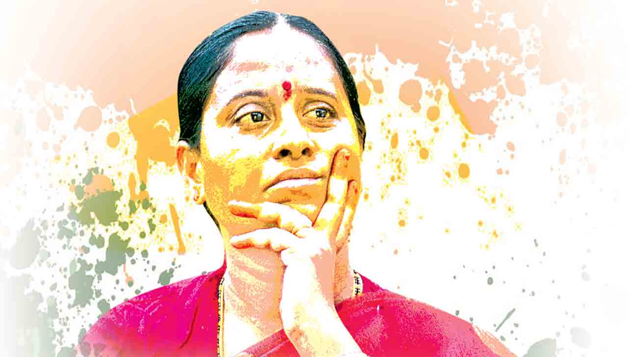 మంత్రి కొండాపై కేసు కాంగ్రెస్‌లో ప్రకంపనలు