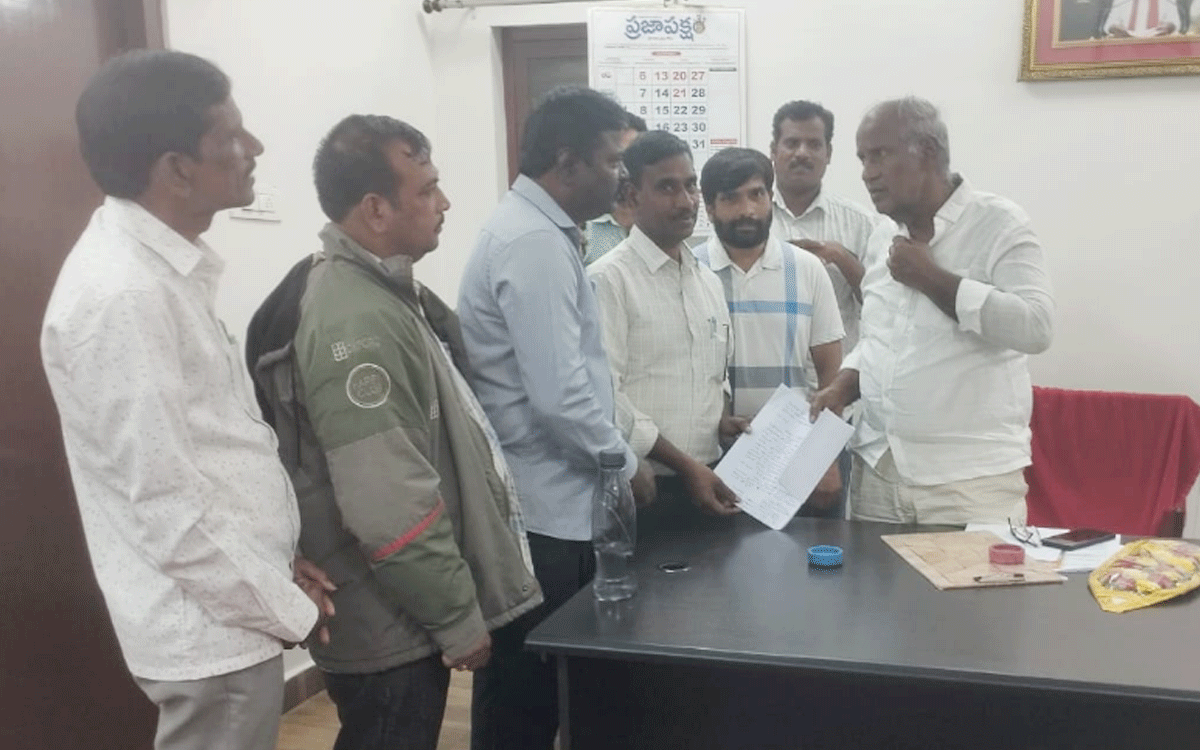 Kothagudem Urban : జీతాలు ఇవ్వండి మహాప్రభో