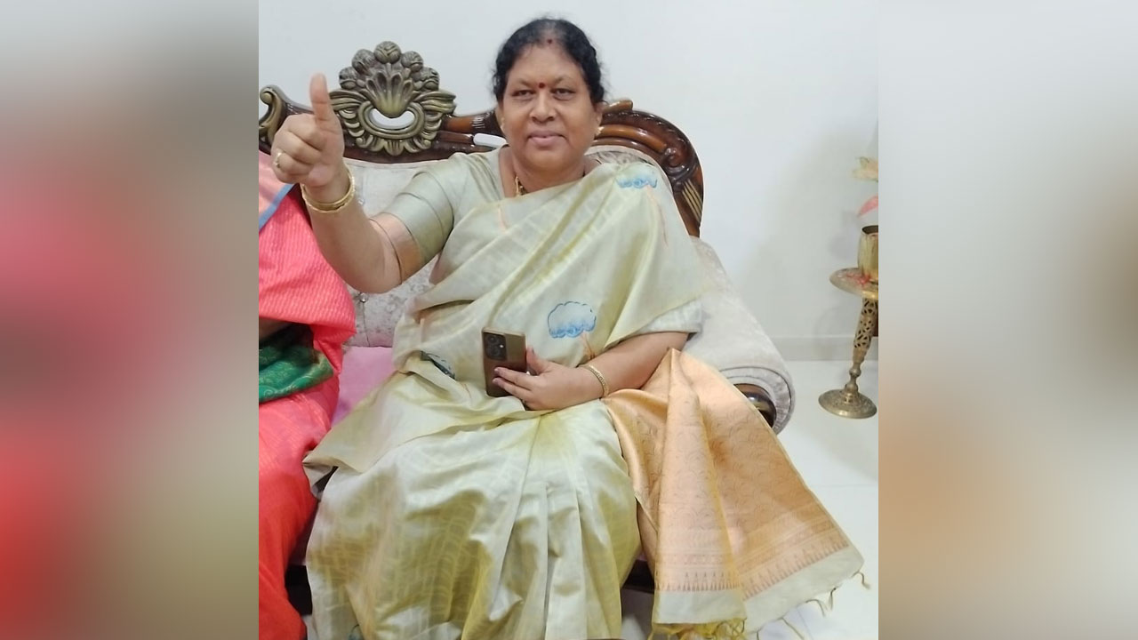 Kova Lakshmi | సుప్రీంకోర్టులో బీఆర్ఎస్ ఎమ్మెల్యే కోవా లక్ష్మీకి ఊరట