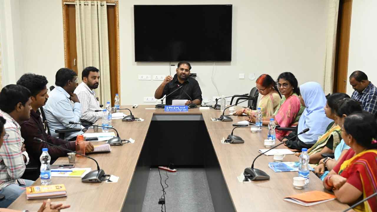 Collector Koya Sriharsha | ఏఐ టూల్స్​‍పై అవగాహన పెంచుకోవాలి : కలెక్టర్‌ కోయ శ్రీహర్ష