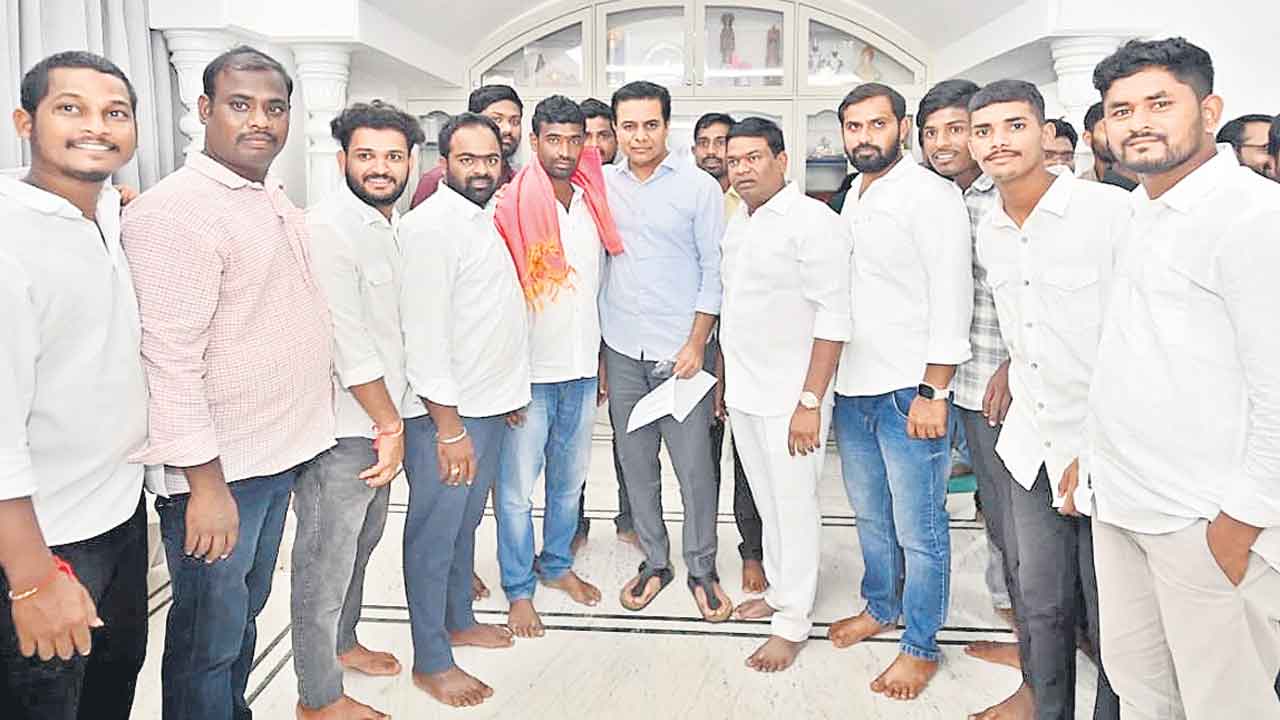 25న కేటీఆర్ సమక్షంలో.. బీఆర్ఎస్లోకి భారీగా చేరికలు