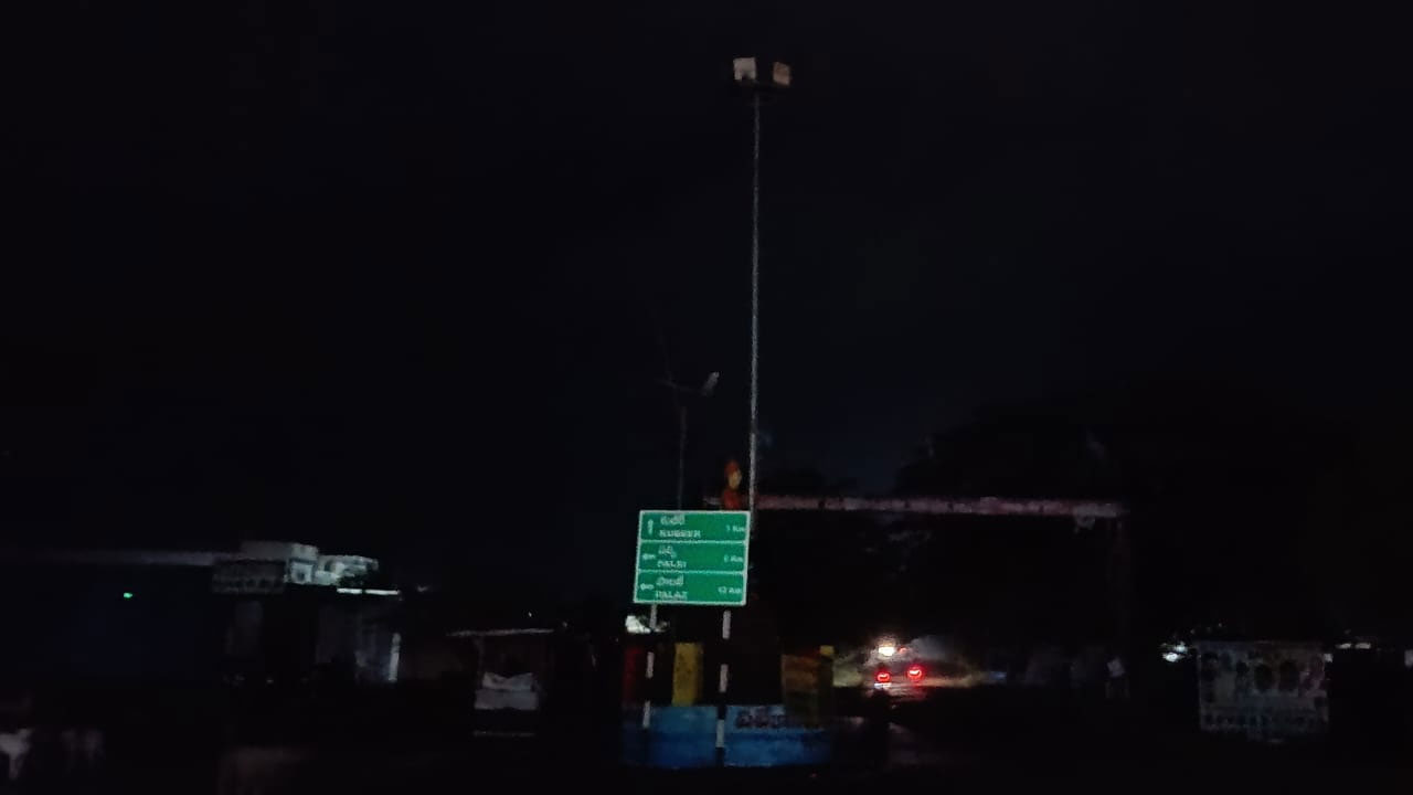 అంధకారంలో కుభీర్‌లోని వివేకానంద చౌక్.. పట్టించుకోని పంచాయతీ అధికారులు