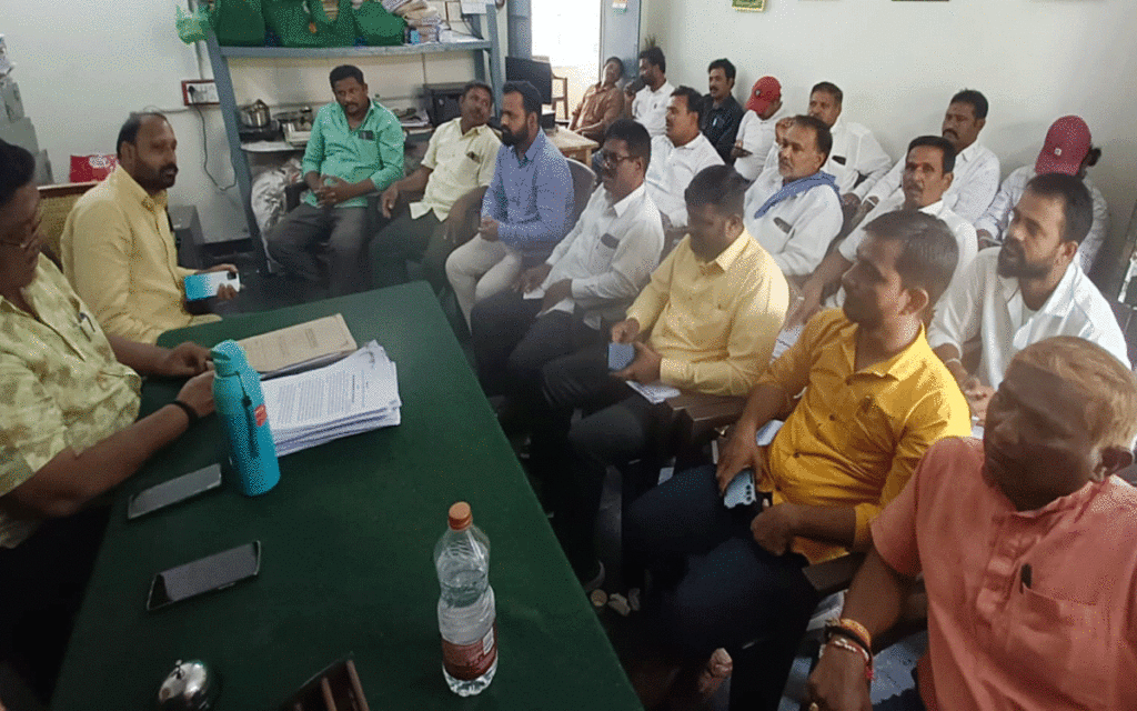 Laxmidevipalli : లక్ష్మీదేవిపల్లిలో ఓటర్ల జాబితాపై అభ్యంత‌రాల స్వీక‌ర‌ణ‌