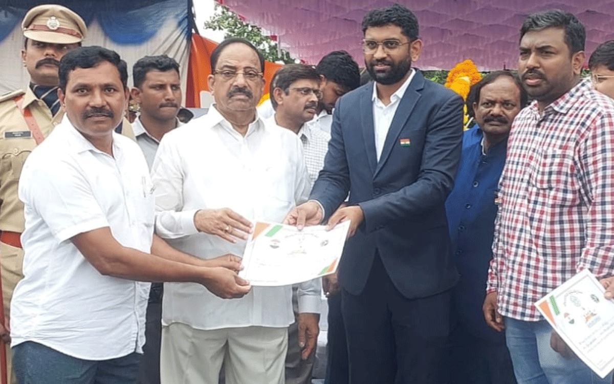 Chunchupalli : అనంతుల లక్ష్మీనారాయణకి ఉత్తమ సేవా పుర‌స్కారం