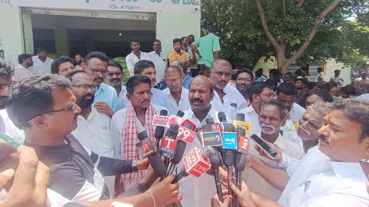 Chirumarthi Lingaiah | కాంగ్రెస్ ప్రభుత్వానికి రైతులను ఆదుకునే సోయి లేదు : చిరుమర్తి లింగయ్య