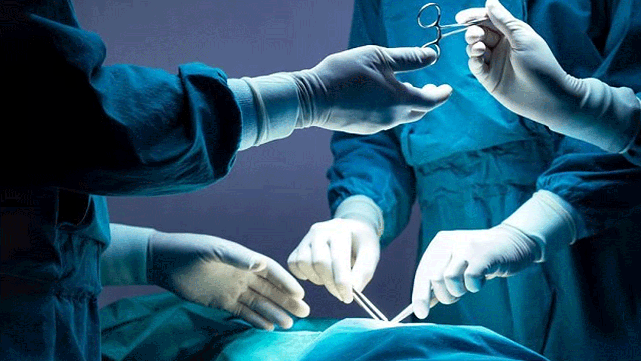 Liver Transplant Surgery: లివ‌ర్ ట్రాన్స్‌ప్లాంటేష‌న్ స‌ర్జ‌రీ.. భార్యాభ‌ర్త‌లు మృతి