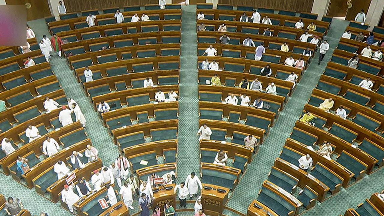 Lok Sabha: నిర‌స‌న‌ల‌తోనే ముగింపు.. లోక్‌స‌భ నిర‌వ‌ధిక వాయిదా