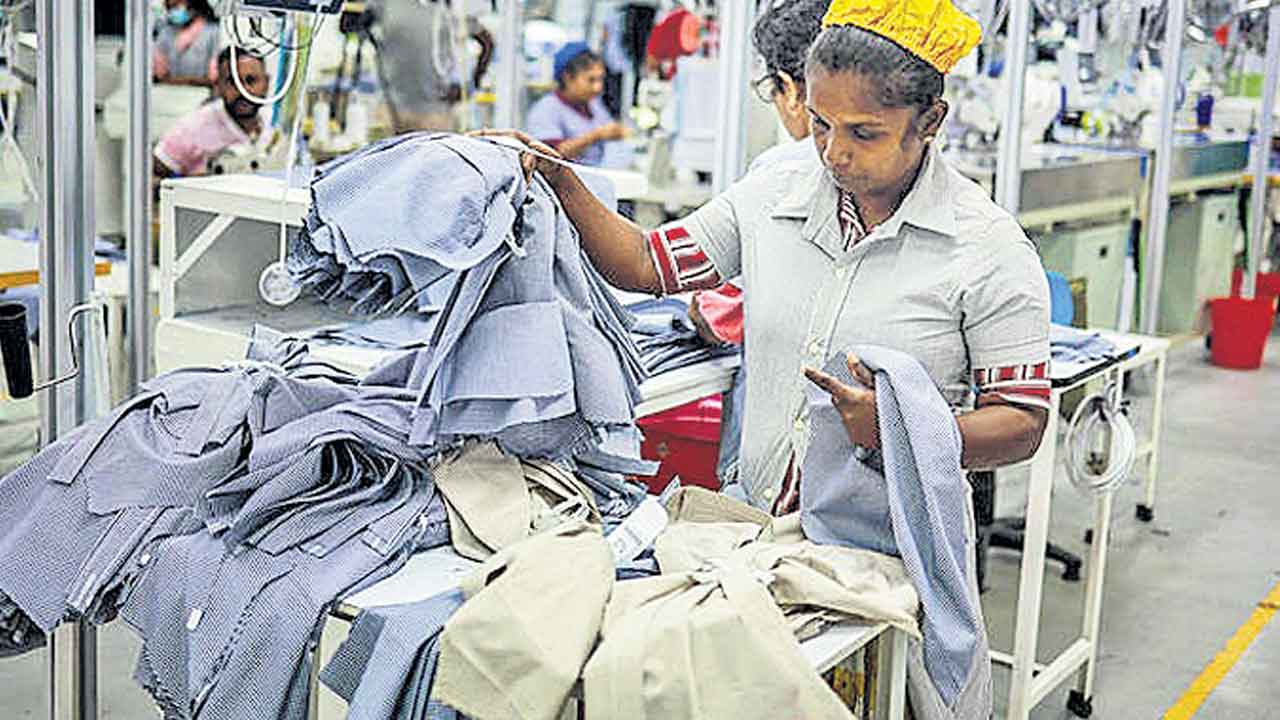 ఉద్యోగాల ఊచకోత!.. దేశీయంగా లక్షల మంది ఉపాధి గల్లంతయ్యే చాన్స్‌