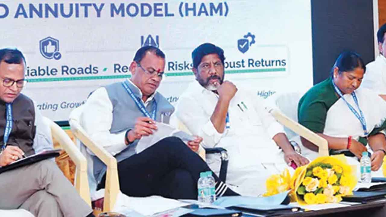 కొత్త రోడ్లు, విస్తరణ పనులే