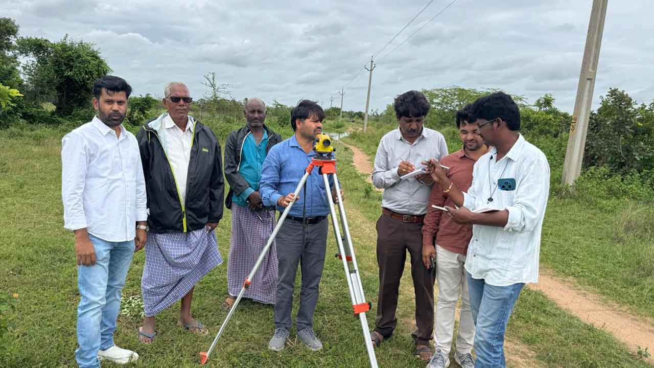 కాలువల మరమ్మతుకు నిధులు మంజూరు : ఈఈ మంగీలాల్