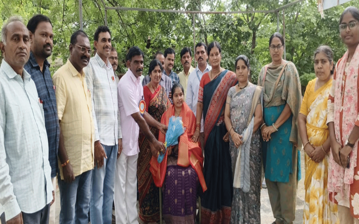 Penpahad : జాతీయ ఉత్త‌మ ఉపాధ్యాయిని మారం ప‌విత్ర‌కు ఘ‌న సన్మానం