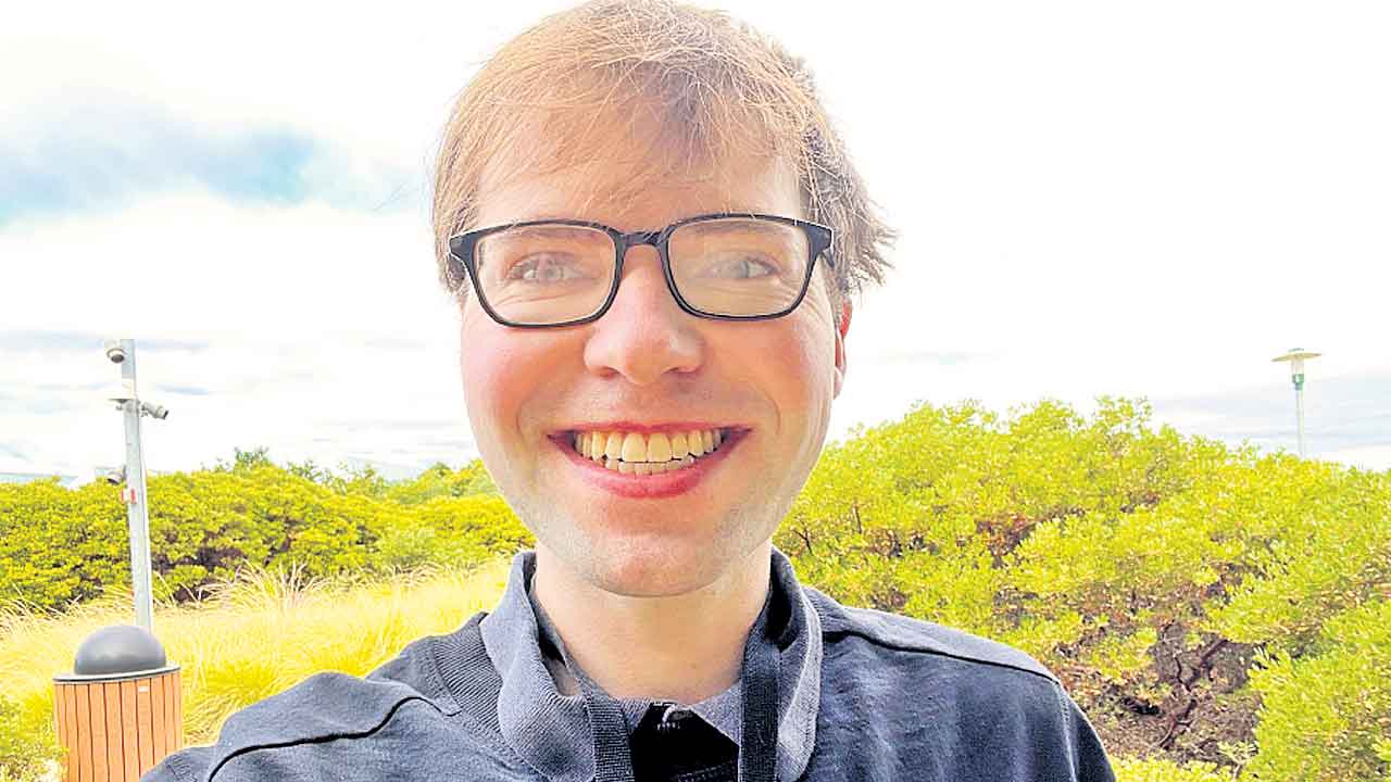 24 ఏండ్ల ఏఐ మేధావికి 2,180 కోట్ల ప్యాకేజీ