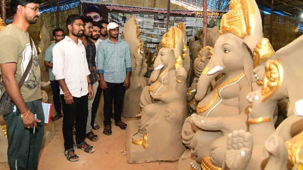 మట్టి వినాయకులను పూజిద్దాం