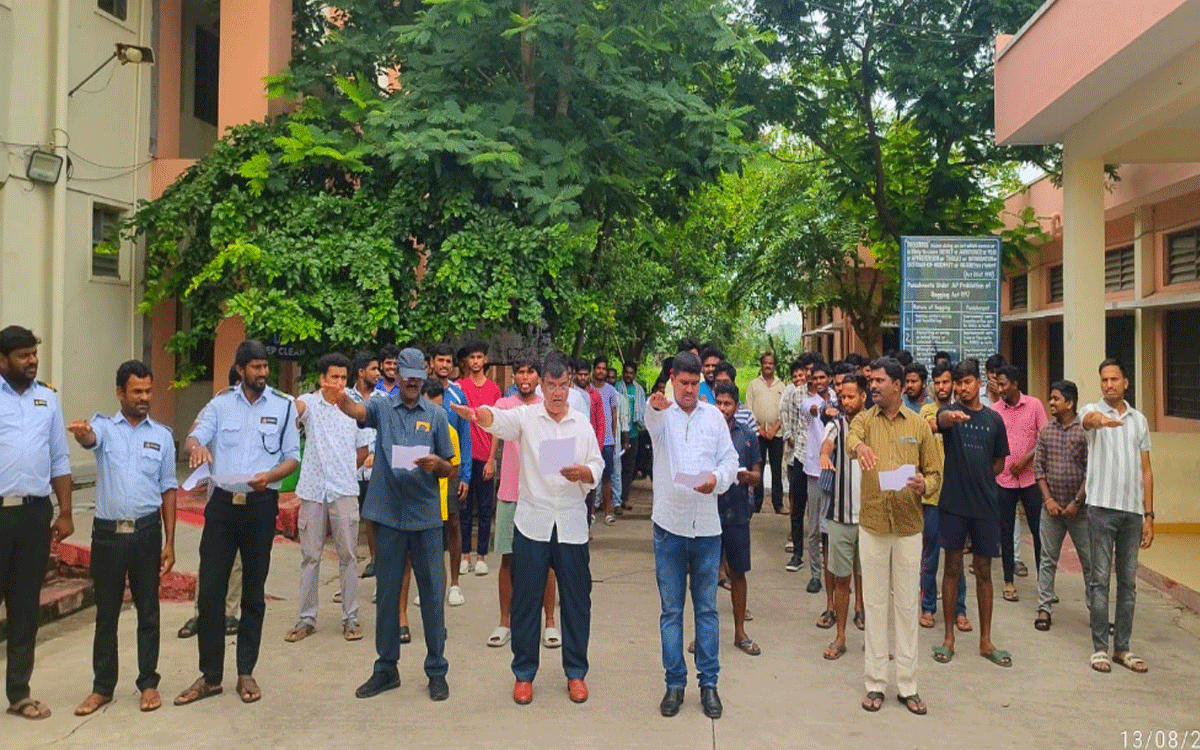 Nalgonda : ఎంజీయూలో మాద‌క ద్ర‌వ్యాల నిర్మూల‌న‌పై విద్యార్థుల‌కు అవ‌గాహ‌న‌