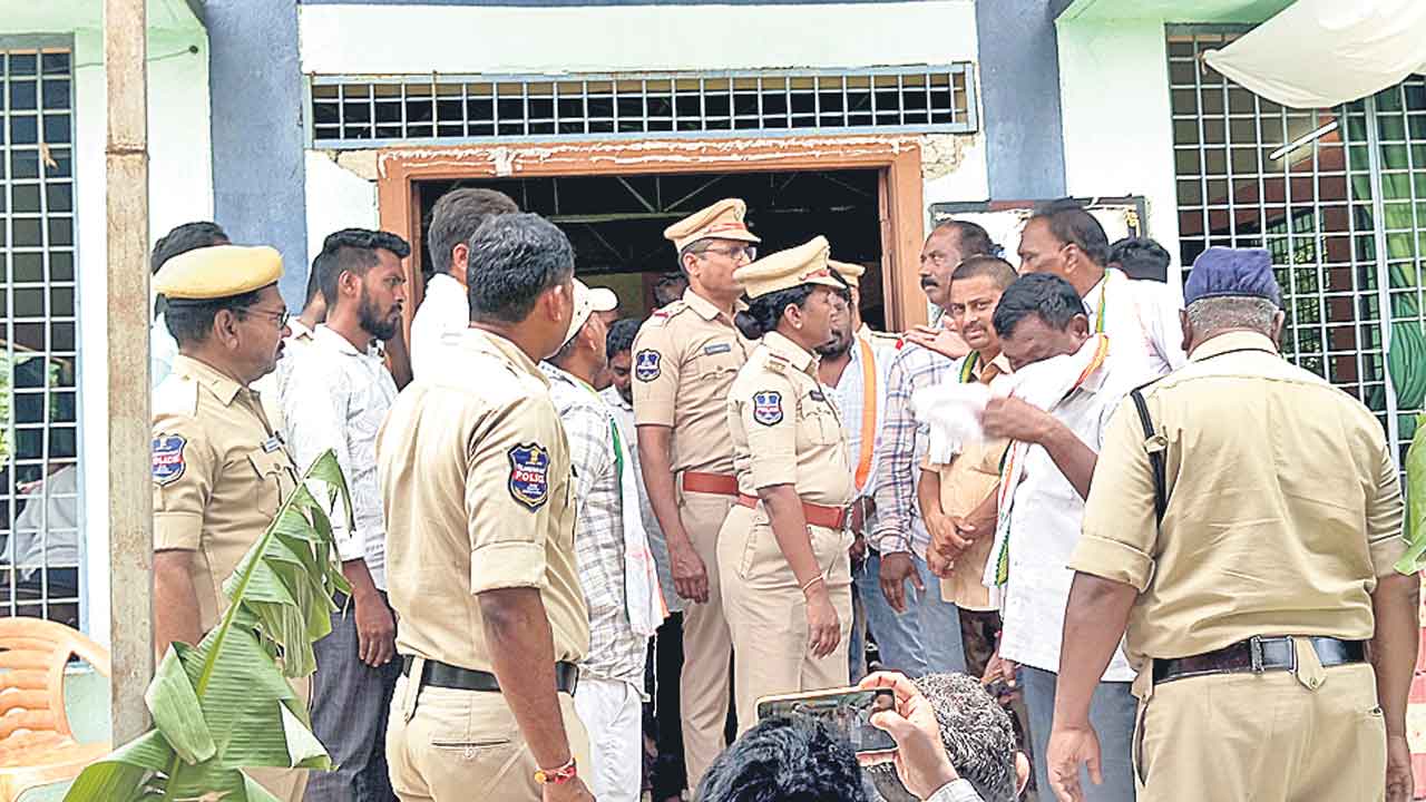 నువ్వో డూప్లికేట్‌ కాంగ్రెస్‌ నేతవు!