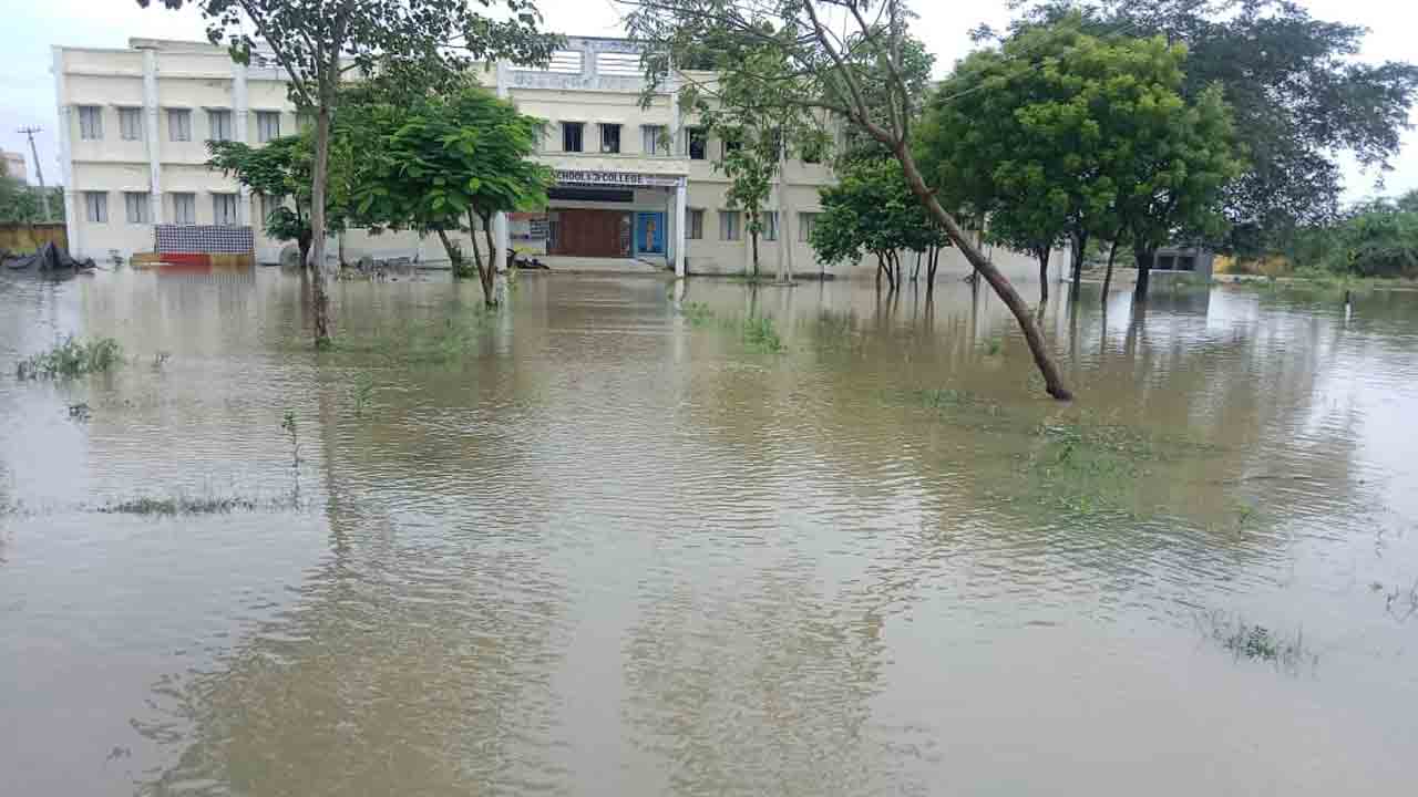 Suryapet | సూర్యాపేట, కోదాడలో విస్తారంగా వర్షాలు..