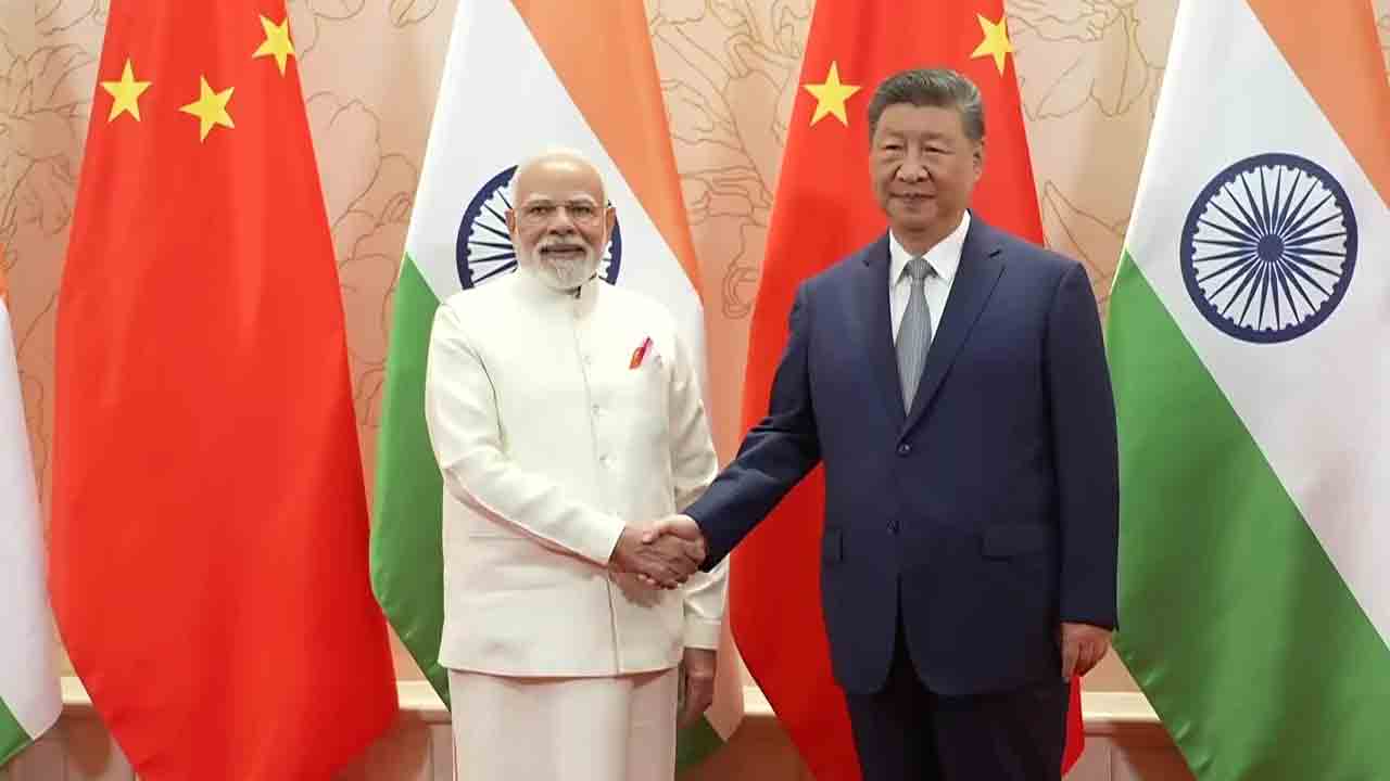 PM Modi | చైనా అధ్యక్షుడు జిన్‌పింగ్‌తో ప్రధాని మోదీ భేటీ..