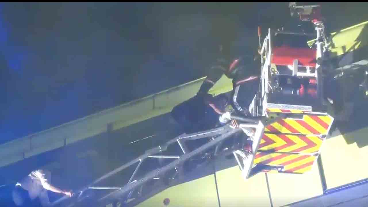 Mumbai Monorail | నాలుగ్గంటలు శ్రమించి.. 582 మందిని రక్షించిన ఫైర్ సిబ్బంది