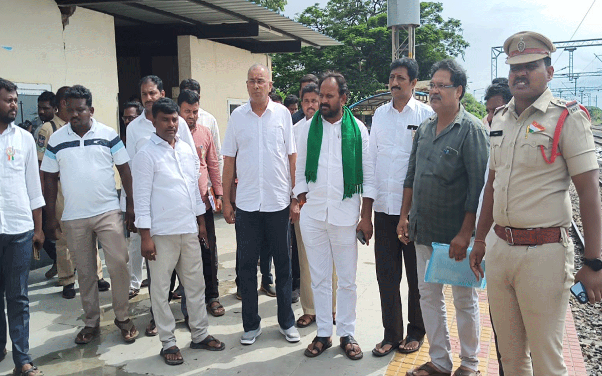 Karepalli : రద్దైన రైళ్లను పునరుద్ధరించాలని రైల్వే జీఎంకు ఎంపీ రఘురాంరెడ్డి లేఖ