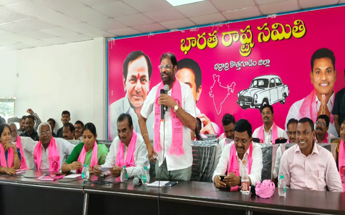 Kothagudem Urban : కాంగ్రెస్ పాలనంటే సెటిల్‌మెంట్లు, రియల్ ఎస్టేట్, కమీషన్లు : ఎంపీ వ‌ద్దిరాజు ర‌విచంద్ర
