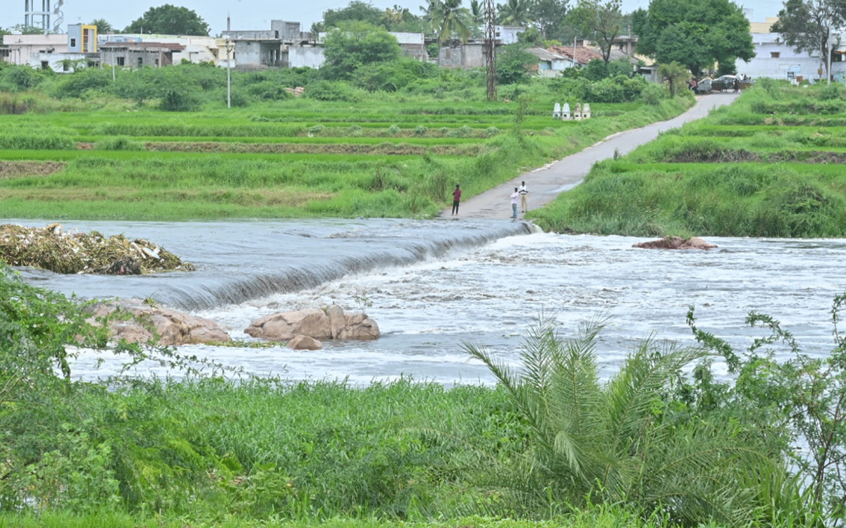Bhoodan Pochampally : ఉధృతంగా ప్రవహిస్తున్న మూసీ.. స్తంభించిన రాకపోకలు