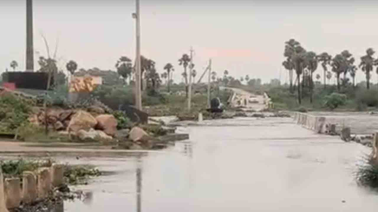 Musi | ఉధృతంగా ప్రవహిస్తున్న మూసీ.. భీమలింగం వద్ద మునిగిన లోలెవల్ బ్రిడ్జి..