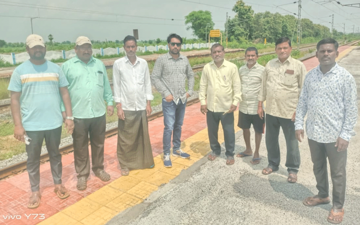 Madhira : ‘నాగులవంచ రైల్వే స్టేషన్ మూసివేత నిర్ణయాన్ని వెనక్కి తీసుకోవాలి’