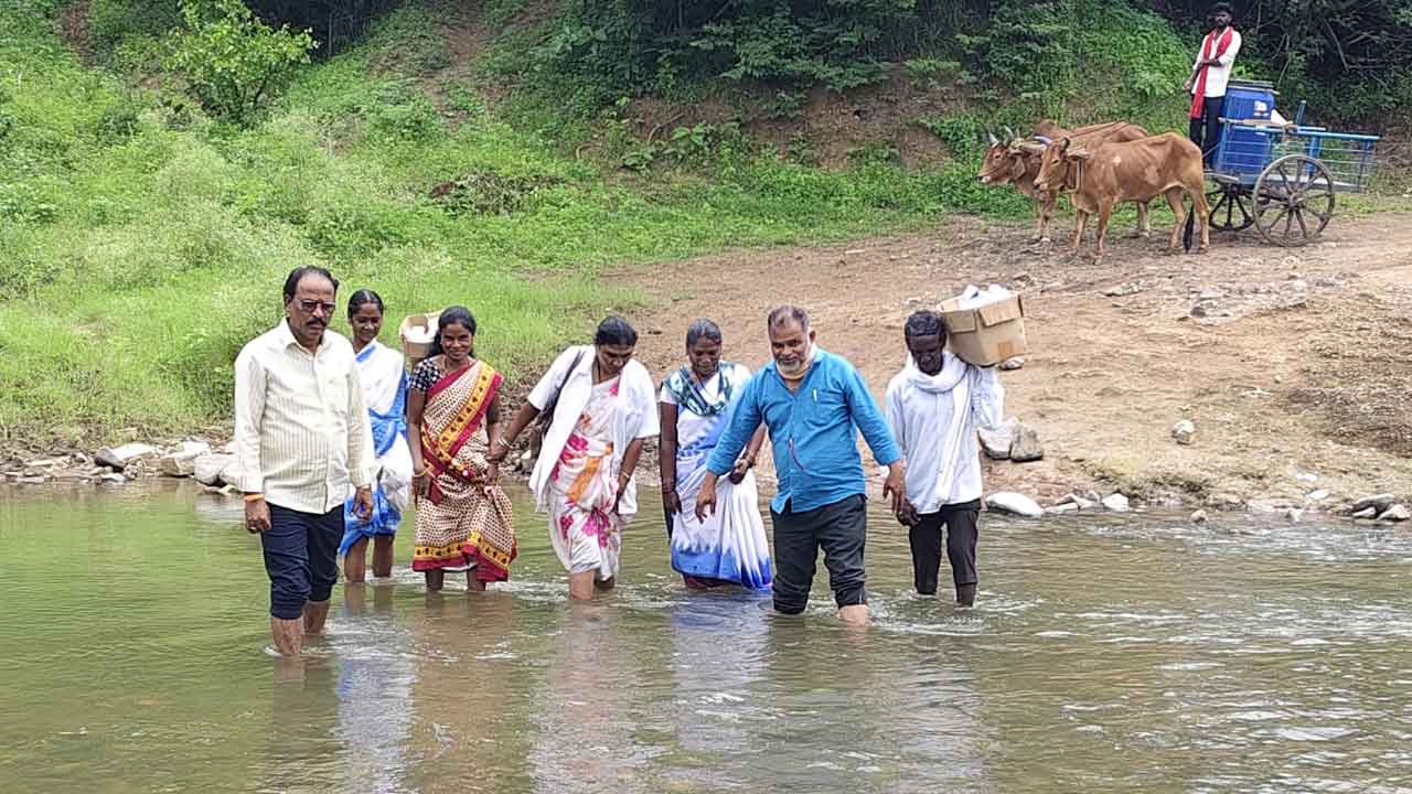 Medical camp | ప్రజలకు వైద్యం అందాలంటే.. సాహసం చేయాల్సిందే