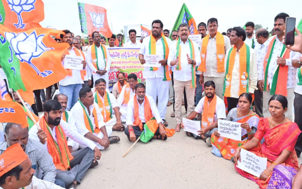 Bhoodan Pochampally : జూలూరు - రుద్రవెల్లి బ్రిడ్జి నిర్మాణ పనులు వెంట‌నే చేపట్టాలి : న‌రోత్తం రెడ్డి