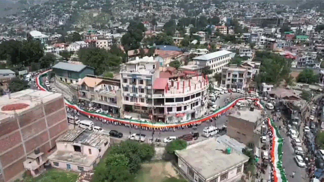 Tiranga Rally: జ‌మ్మూక‌శ్మీర్‌లో 1508 మీట‌ర్ల పొడవైన జాతీయ జెండాతో ర్యాలీ.. వీడియో