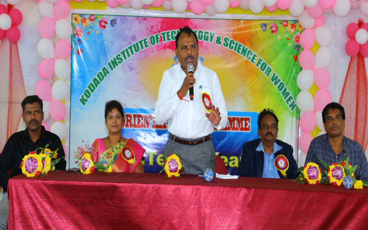 Kodada : స‌దుపాయాలు స‌ద్వినియోగం చేసుకుని ఉద్యోగాలు పొందాలి : కిట్స్ చైర్మన్ నీలా